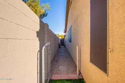 Exterior - 520 S Brett St, Gilbert, AZ 85296 photo 10 of 11