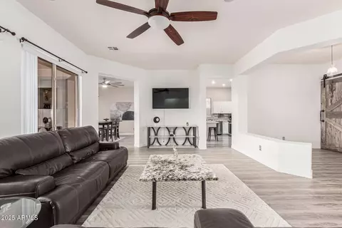 520 S Brett St, Gilbert, AZ 85296