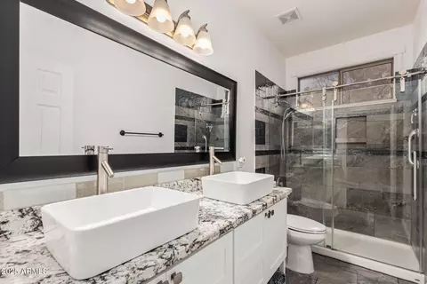 Bath - 520 S Brett St, Gilbert, AZ 85296 photo 1 of 7