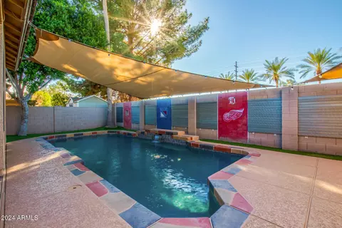 Exterior - 520 S Brett St, Gilbert, AZ 85296 photo 5 of 11