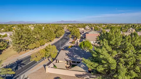 View/Area - 520 S Brett St, Gilbert, AZ 85296 photo 3 of 8