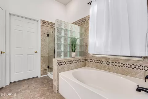 Bath - 520 S Brett St, Gilbert, AZ 85296 photo 6 of 7