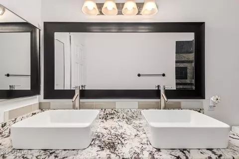 Bath - 520 S Brett St, Gilbert, AZ 85296 photo 2 of 7