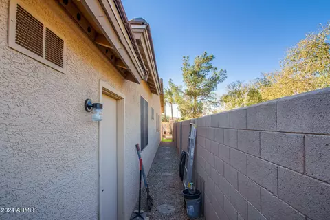 Exterior - 520 S Brett St, Gilbert, AZ 85296 photo 11 of 11