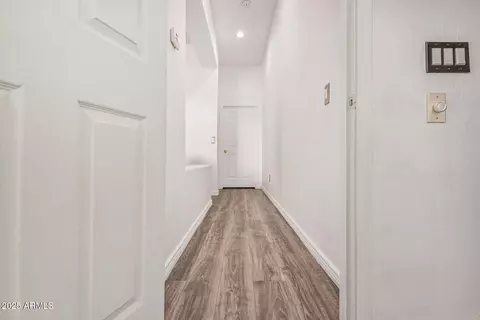 Entry Way - 520 S Brett St, Gilbert, AZ 85296 photo 2 of 2