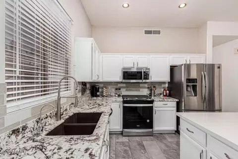 Kitchen - 520 S Brett St, Gilbert, AZ 85296 photo 3 of 3