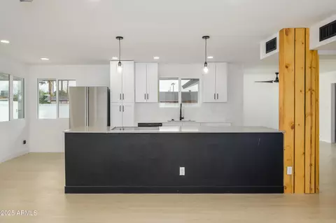 Kitchen - 3155 W Augusta Ave, Phoenix, AZ 85051 photo 5 of 5