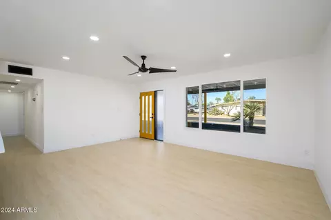 Living - 3155 W Augusta Ave, Phoenix, AZ 85051 photo 5 of 5