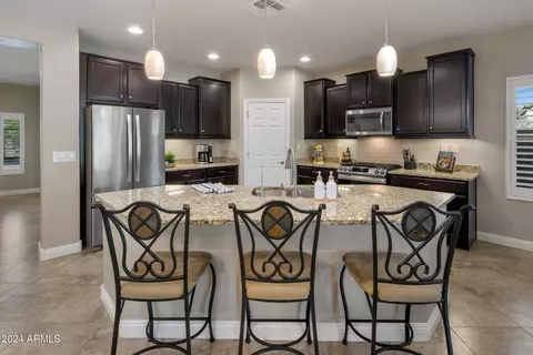 1676 W Cavedale Dr, Phoenix, AZ 85085 photo 2
