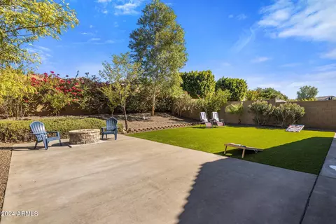 1676 W Cavedale Dr, Phoenix, AZ 85085 photo 9
