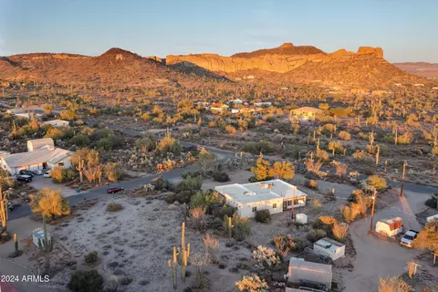 1575 E Moon Vista St, Apache Junction, AZ 85119 photo 2