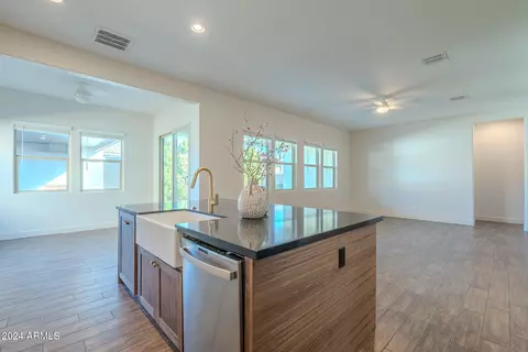 Kitchen - 10728 E Tarragon Ave, Mesa, AZ 85212 photo 5 of 8