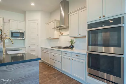 Kitchen - 10728 E Tarragon Ave, Mesa, AZ 85212 photo 2 of 8