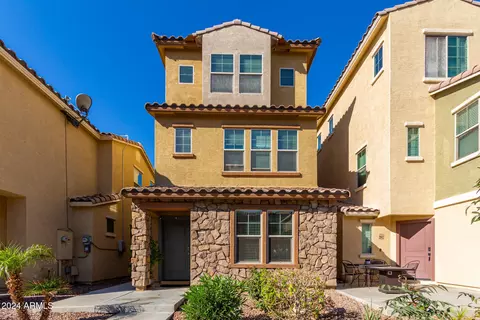 2038 N 77th Dr, Phoenix, AZ 85035