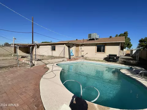 5917 W Clarendon Ave, Phoenix, AZ 85033