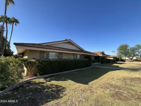 2033 E Laguna Dr, Tempe, AZ 85282 photo 2