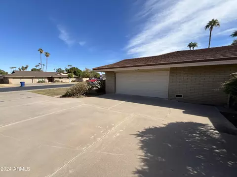 2033 E Laguna Dr, Tempe, AZ 85282 photo 4