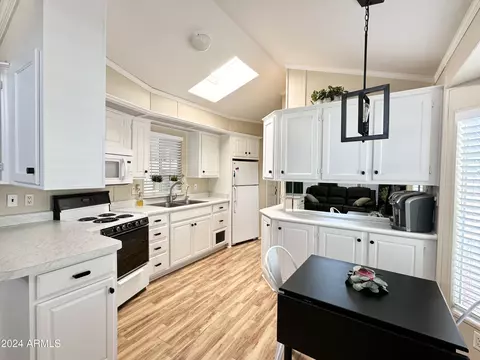 123 S Kaolin Dr, Apache Junction, AZ 85119