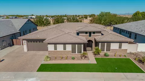 Exterior - 1960 E Blackhawk Dr, Gilbert, AZ 85298 photo 17 of 19