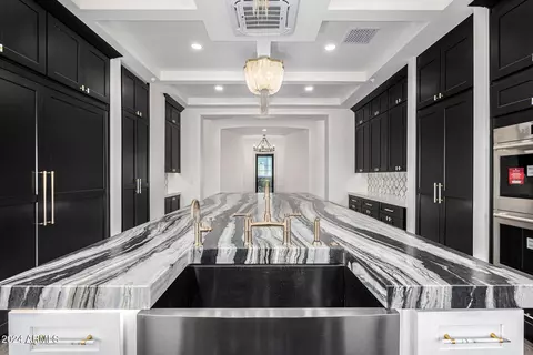 Kitchen - 1480 E Raven Ct, Gilbert, AZ 85297 photo 8 of 10