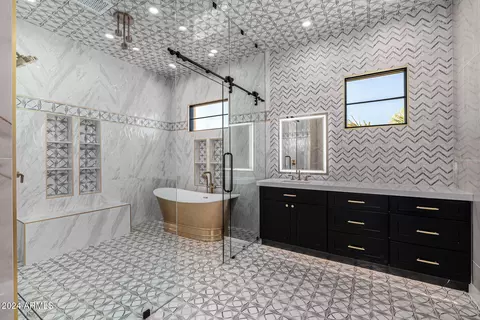 Bath - 1480 E Raven Ct, Gilbert, AZ 85297 photo 3 of 26
