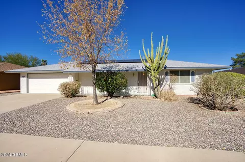 16025 N Nicklaus Ln, Sun City, AZ 85351