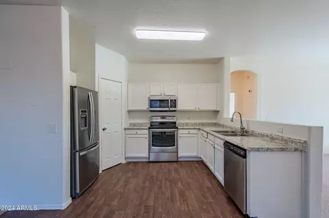 2483 E Del Rio Ct, Gilbert, AZ 85295 photo 5
