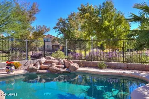 42437 W Somerset Dr, Maricopa, AZ 85138