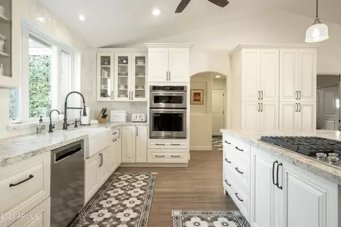 Kitchen - 5316 E Osborn Rd, Phoenix, AZ 85018 photo 2 of 3
