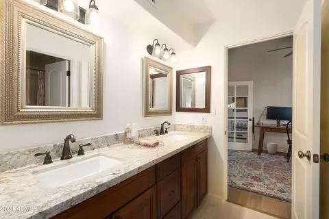 Bath - 5316 E Osborn Rd, Phoenix, AZ 85018 photo 4 of 5