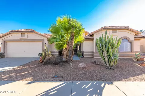 11007 W Yukon Dr, Sun City, AZ 85373