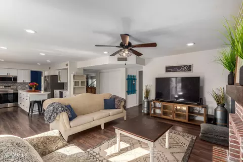 3401 E Rosemonte Dr, Phoenix, AZ 85050 photo 13