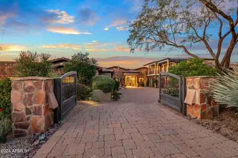 10612 E Winter Sun Dr, Scottsdale, AZ 85262
