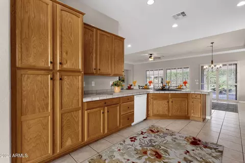 4098 E Rakestraw Ln, Gilbert, AZ 85298 photo 8