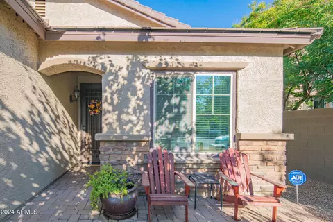 3722 E Matthew Dr, Phoenix, AZ 85050 photo 3