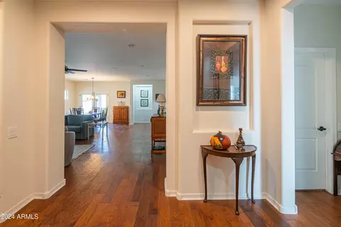 3722 E Matthew Dr, Phoenix, AZ 85050 photo 5