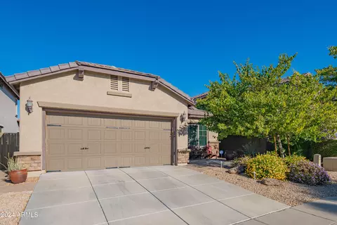 3722 E Matthew Dr, Phoenix, AZ 85050 photo 2