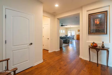 3722 E Matthew Dr, Phoenix, AZ 85050 photo 4