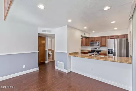 623 W Guadalupe Rd #207, Mesa, AZ 85210