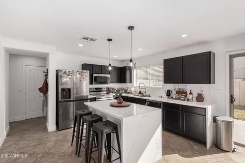 8913 E Oro Cir, Mesa, AZ 85212
