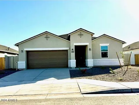5713 E Clandestine Dr, San Tan Valley, AZ 85140