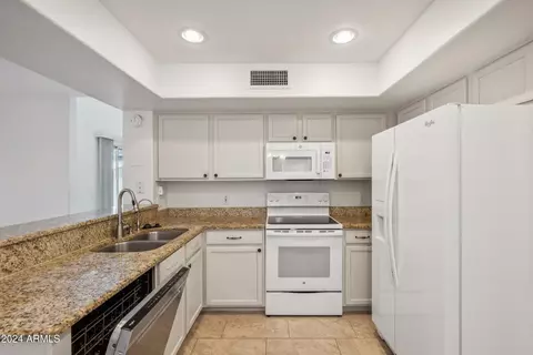 3914 E Morrow Dr, Phoenix, AZ 85050 photo 5