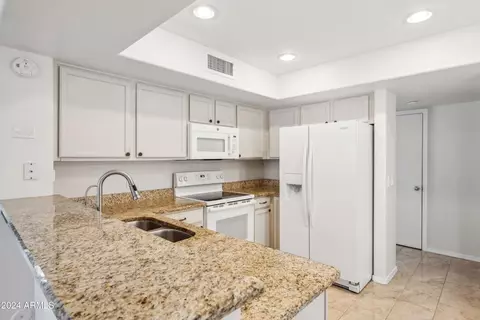 3914 E Morrow Dr, Phoenix, AZ 85050 photo 6