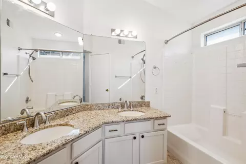 3914 E Morrow Dr, Phoenix, AZ 85050 photo 9