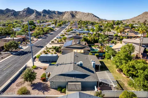 View/Area - 2324 E Shea Blvd, Phoenix, AZ 85028 photo 1 of 8