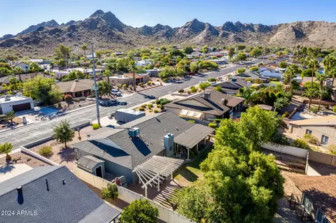 View/Area - 2324 E Shea Blvd, Phoenix, AZ 85028 photo 5 of 8