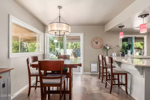 Dining - 2324 E Shea Blvd, Phoenix, AZ 85028 photo 2 of 2
