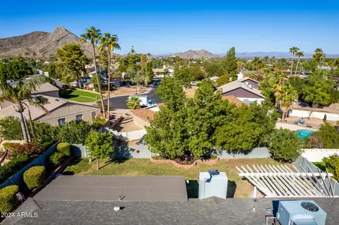 View/Area - 2324 E Shea Blvd, Phoenix, AZ 85028 photo 2 of 8