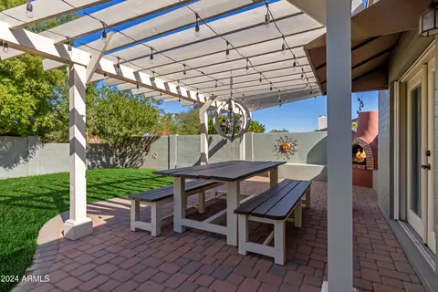 Exterior - 2324 E Shea Blvd, Phoenix, AZ 85028 photo 8 of 13