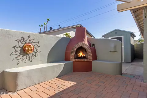 Exterior - 2324 E Shea Blvd, Phoenix, AZ 85028 photo 10 of 13